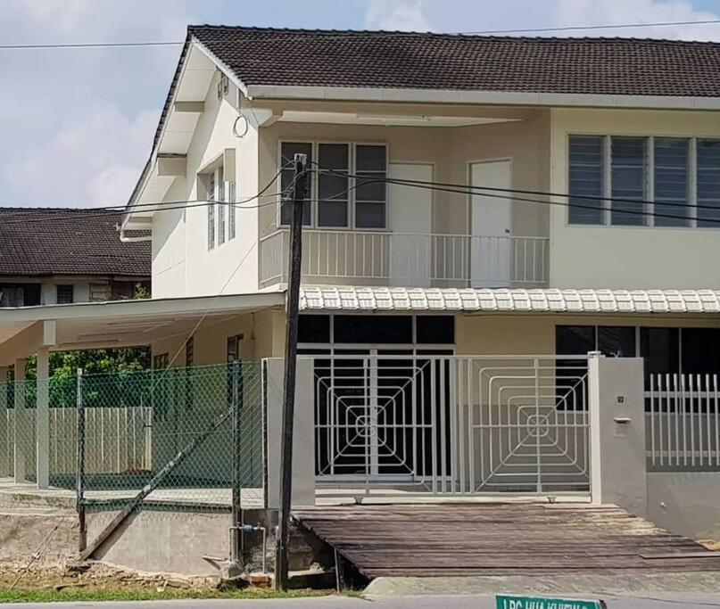 J & I Homestay Sibu Exterior photo
